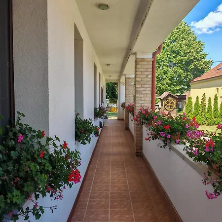 Héregi Harangszó Appartamento *